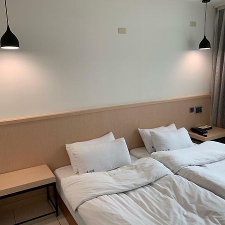Taihu Hotel Sun Moon Lake Юйчи Экстерьер фото